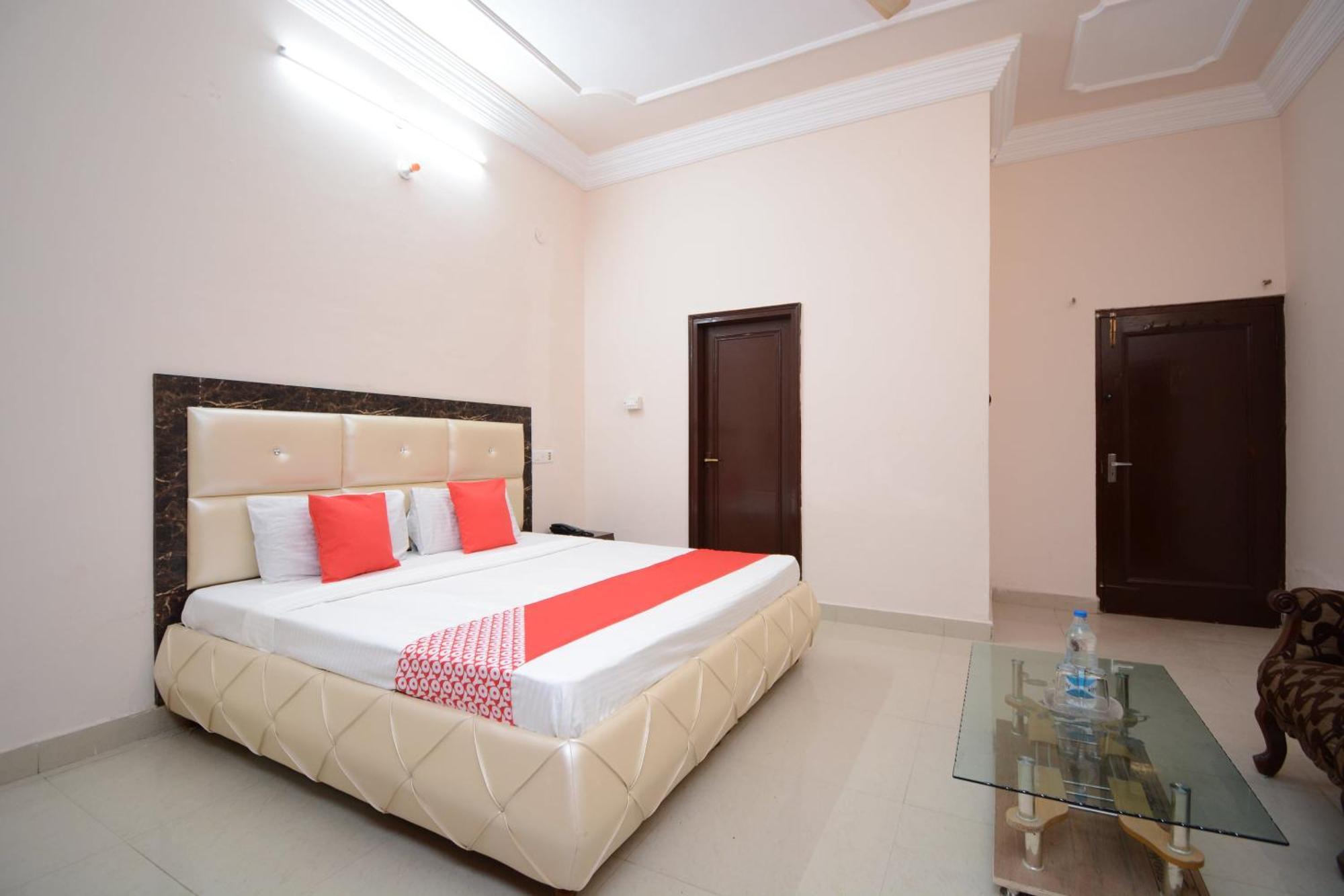 OYO 30358 Hotel Asia Palace Pathānkot Exterior foto